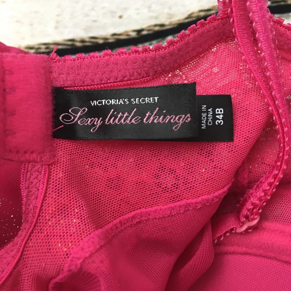 Victoria’s Secret | “Sexy little things” | y2k sparkly cami w. ruffle detail - Picture 11 of 12
